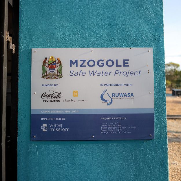 Do use the official Water Mission logo as provided